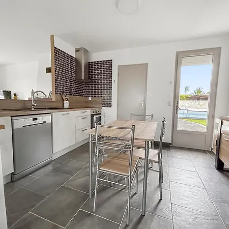 Holiday home Le Refuge De Piscine Privee Garat