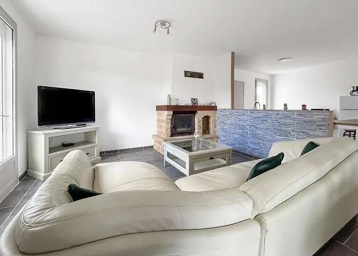 Le Refuge De Piscine Privee Nyaraló