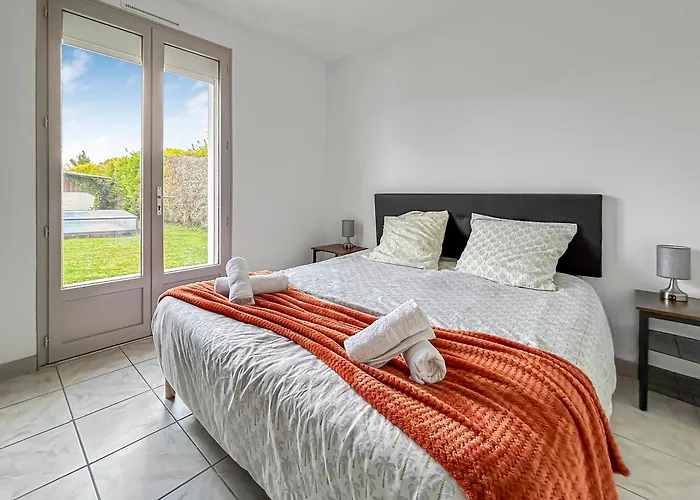 Nyaraló Le Refuge De Piscine Privee Garat